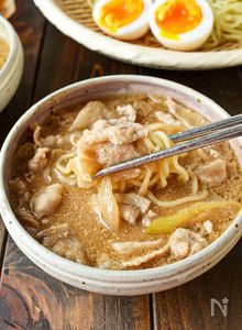 【豚バラとねぎの濃厚味噌だれつけめん】10分で完成！