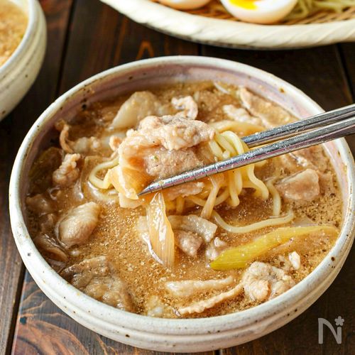 【豚バラとねぎの濃厚味噌だれつけめん】10分で完成！