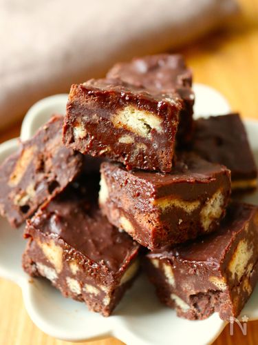 【バレンタイン】まだ間に合う！混ぜるだけ簡単「神チョコレシピ」5選｜編集部おすすめレシピ
