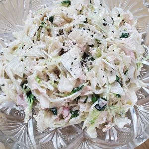 週一だけは頑張ります💦の作ってみた!投稿(1分おつまみシリーズ⑧ツナマヨキャベツは旨かった😋🍺)