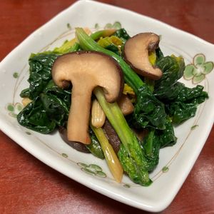 りんごの作ってみた!投稿(ちぢみほうれん草の焦がし醤油ソテー)