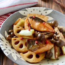 鮭と蓮根のガリバタ醤油炒め