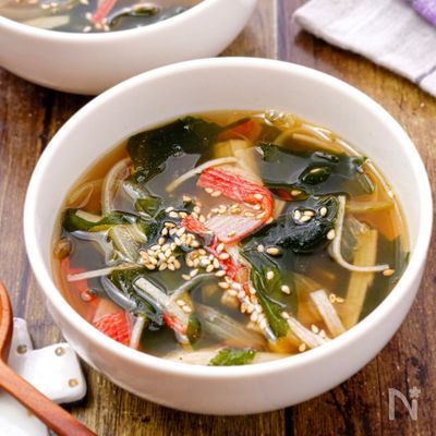 【かにかまと玉ねぎのわかめスープ】時短簡単スープ!