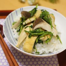 【飲んで帰ってきた日のお夜食に】せりとエリンギのデトックス丼
