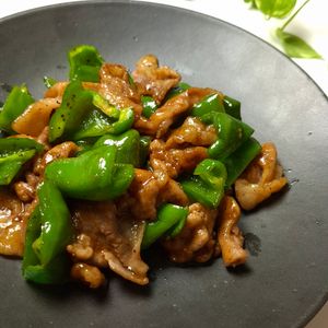 とのちゃまの作ってみた!投稿(ご飯がすすむ♡【豚こまピーマンのオイスター炒め】)