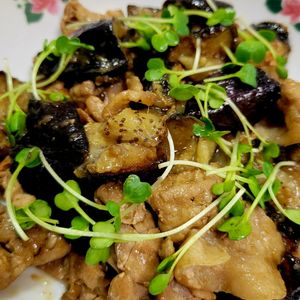 ヴェルの作ってみた!投稿(＼油は大さじ2 ／とろとろ♪豚バラなすの味噌炒め)