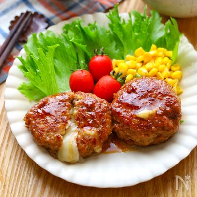 甘辛照り焼きチーズinハンバーグ クリスマスメニューにも🎄