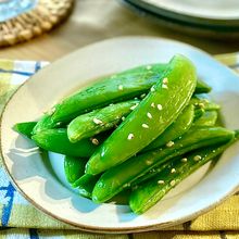 【一瞬で無くなる！】簡単レンチン♪スナップえんどうナムル