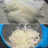【たっぷり玉ねぎの鶏皮ポン酢】カリカリさっぱりがクセになる！の下準備