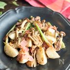 焼くだけ！カブとしめじのベーコンレモン粒マスタードソースがけ