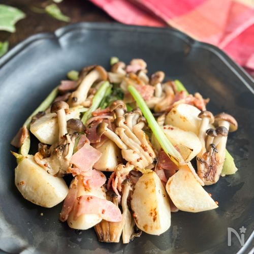 焼くだけ！カブとしめじのベーコンレモン粒マスタードソースがけ