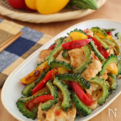 バテる前に◎鶏むね肉とゴーヤのオイスター生姜炒め