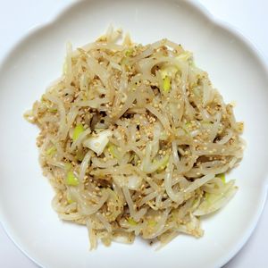ふうかの作ってみた!投稿(白髪ネギともやしのピリ辛ナムル)