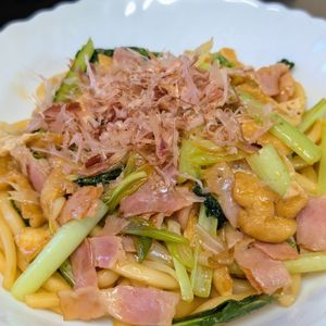 まゆのの作ってみた!投稿(ジューシー油揚げが美味しい野菜たっぷり焼うどん)
