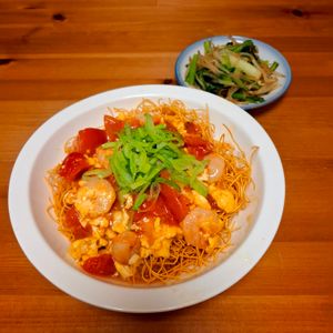 まろみの作ってみた!投稿(【えびとトマトの皿うどん】酸辣湯風！食材3つでやみつき！)