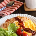 ランチに喜ばれる！レンジで簡単♪とろ～り卵のサラダオムライス