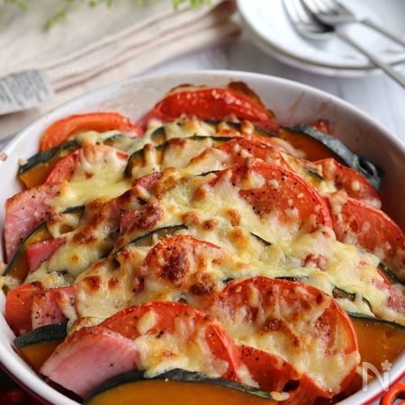 かぼちゃとトマトとベーコンのミルフィーユチーズ焼き By Asuca レシピサイト Nadia ナディア プロの料理家のおいしいレシピ