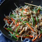 中華屋さんの肉野菜炒め。