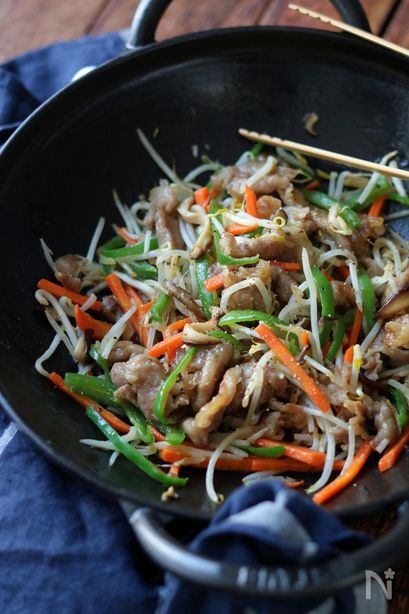 中華屋さんの肉野菜炒め。