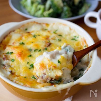冬のご馳走♬『チキンときのことほうれん草のなめらかグラタン』