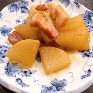1032950の作ってみた!投稿(ベーコンで極旨《大根のこってり甘辛煮》)