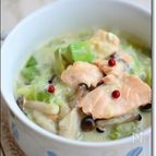 鮭とアボカドの食べる豆乳スープ鍋 