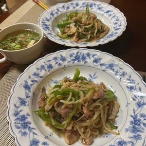 Hikeyの作ってみた!投稿(行列の中華屋さんの🍚シャキシャキ大盛りもやしの青椒肉絲🤩)