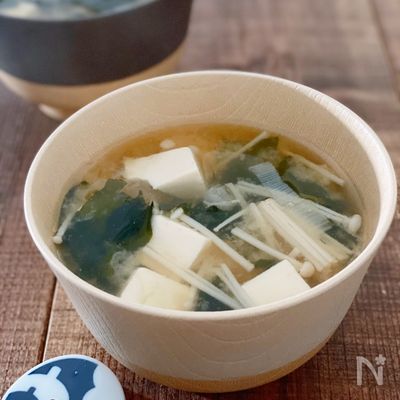 【長ねぎ・えのきプラス】豆腐とわかめの味噌汁