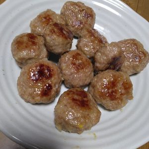 ももの作ってみた!投稿(タレなしで美味しい！さっぱり柚子胡椒つくね)
