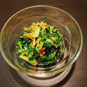 りんの作ってみた!投稿(レタスとかつお節の塩だれサラダ【作り置き】)