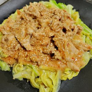 ヴェルの作ってみた!投稿(『春キャベツと豚こまのスタミナ味噌炒め』包丁いらず♪)
