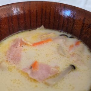 1104873の作ってみた!投稿(【ベーコンときのこの豆乳スープ】簡単まろやかな豆乳スープ♪)