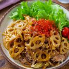 【家族大絶賛の10分おかず】豚こま肉とれんこんの甘辛炒め