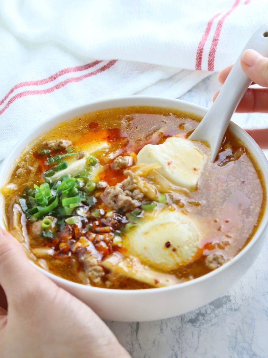 包丁なし】キムチで簡単ヘルシー！お豆腐チゲ風スープ | レシピサイトNadia