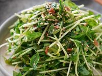1分で完成！一袋ペロリ♡『豆苗の梅ナムル』簡単和えるだけ♪