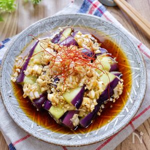 簡単副菜♡『レンチン蒸しなす』〜簡単ポン酢の香味だれがけ