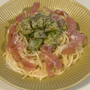 1078589の作ってみた!投稿(簡単あえてのせるだけ♡生ハムとアボカドのクリームチーズパスタ)