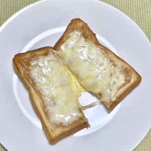 キャピタンの作ってみた!投稿(甘じょっぱい背徳の味♡『ピーナッツバターチーズトースト』)