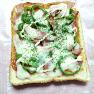 M＊Pの作ってみた!投稿(【食パンで♪】簡単カレーチーズピザ)