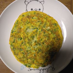 ももの作ってみた!投稿(⭐️大量レシピ消費・パセリとチーズのオムレツ)