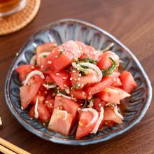 【5分で完成！】トマトと釜揚げしらすのさっぱり和え