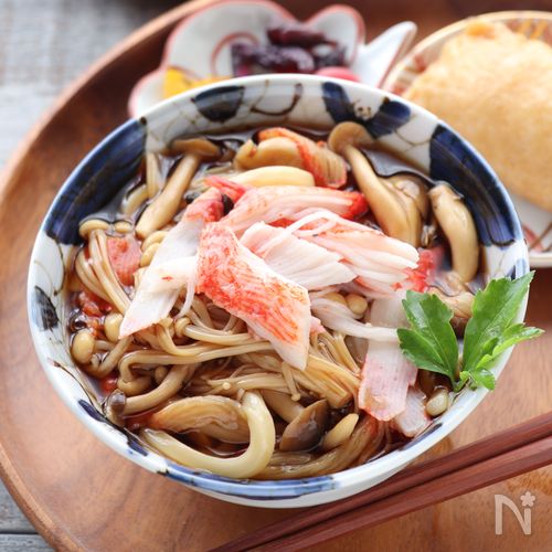 カニカマときのこのあんかけうどん
