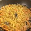 【鮭バター醤油パスタ】フライパンひとつで完成!の工程3