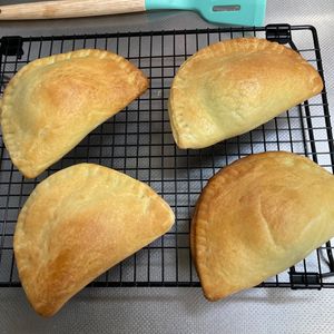 そら・ゆずの作ってみた!投稿(たっぷりきのこのカルツォーネ)