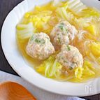 白菜と春雨の鶏だんごスープ