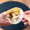 こどもの日に♪包んで焼くだけ【チーズミートのかぶと春巻き】の工程3