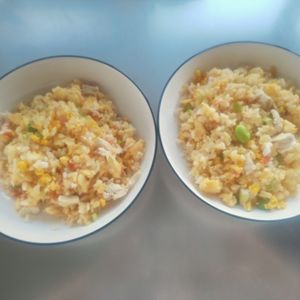 はるにゃんこの作ってみた!投稿(【かにかまと塩昆布の旨味チャーハン】味付けシンプルで絶品！)