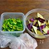 なすとピーマンと鶏肉のコク旨梅味噌炒めの工程1