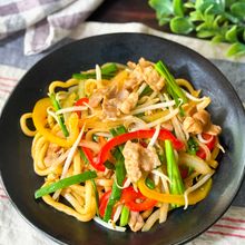 火を使うのは約6分！具だくさんスタミナ豚ニラ焼きうどん
