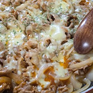 zabuの作ってみた!投稿(ワンパン10分！【とろ～りチーズの豚こまポークチャップ】)